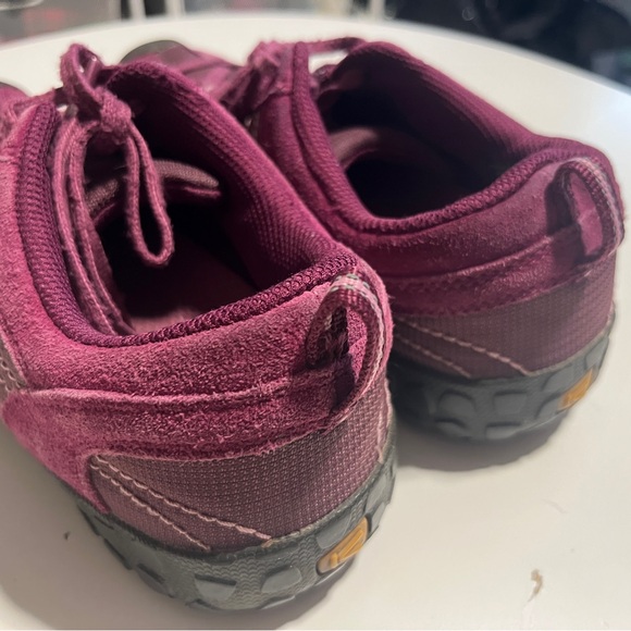 Mauve/dusty dark rose color Keen suede sneakers - Picture 9 of 9